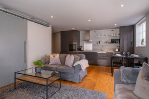 Modern Luxury Apartment In The Heart of Henley